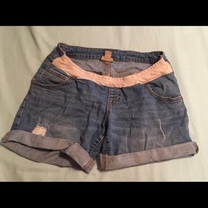 Maternity shorts